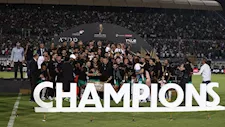 ليلة العيد في بورسعيد.. احتفالات جنونية بعد تتويج المصري بكأس عاصمة مصر- صور
