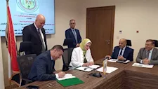 "نقل الكهرباء" توقع عقد إنشاء محطة بني خالد وتوسعة محطة سمالوط