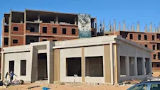 بالفيديو والصور.. بدء أعمال التجهيز بمدينة الصحفيين في حدائق أكتوبر 