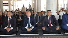 3 محافظين يؤدون صلاة الجمعة بمسجد عمرو بن العاص احتفالا بالعيد القومي لـ "القاهرة"