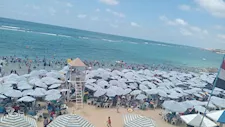 بنسبة إشغال 100%.. 9 شواطئ ترفع لافتة "كامل العدد" بالإسكندرية (صور)