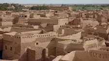 من مقابر الفراعنة إلى متاهة الطين.. رحلة داخل مدينة بلاط بالوادي الجديد (صور)