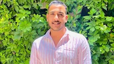 جريمة بدأت بفض مشاجرة.. والدة ضحية دسوق تكشف تفاصيل الغدر بنجلها (فيديو)