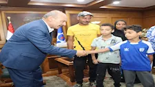 استجابة فورية.. محافظ السويس يوجه بدعم أسرة تعاني ظروفًا صحية استثنائية