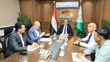 محافظ الجيزة يوجه بتسريع مشروعات البدرشين ودعم النظافة بـ95 عاملًا