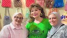 الفنانة صفاء أبو السعود تتفقد جناح "القومي للمرأة" بمعرض "ديارنا" 