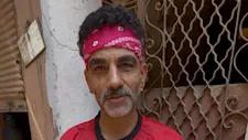 بعد توزيعه البطيخ حبًا فيه.. مصطفى زيكو يفاجئ مشجع المنوفية بهدية ووعد خاص