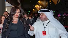 ياسمين عبدالعزيز تنشر 14 صورة من العرض الخاص لـ"خلي بالك من نفسك" بالكويت 