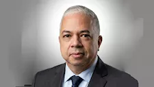 مستشار وزير الصناعة يكشف عن مبادرة لتوليد الكهرباء عبر استخدام أسقف المصانع