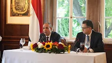 وزير الخارجية يلتقي بأعضاء الجالية المصرية في فيينا