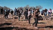 اعتداءات المستوطنين في الضفة الغربية تُصيب فلسطينيًا وطفلًا في سلفيت والخليل