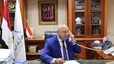 بعد موقفها البطولي.. كامل الوزير يتصل بمواطنة تصدت لرشق قطار بالحجارة