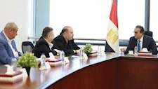 وزير الصحة يبحث تنفيذ مدينتين طبيتين بالعاصمة الجديدة والعلمين