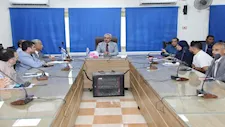 "اسمع المواطن الأول".. محافظ بني سويف يوجه رسالة حاسمة للمسؤولين