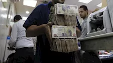 بنوك تتنافس على جذب المدخرات بحسابات توفير بعائد يصل إلى 18.5%