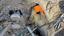 تضرر بالقصف الإسرائيلي.. انهيار مبنى في الضاحية الجنوبية لـ بيروت