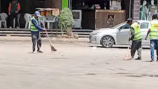 غسيل أرصفة وكنس آلي ورفع إشغالات.. حملة مكبرة لإعادة الانضباط بطريق المريوطية