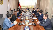التموين وWE تبحثان تنفيذ الكارت الموحد والتحصيل الإلكتروني للمخابز