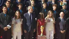 "عائدون بالذهب".. استقبال ملكي لمنتخب إسبانيا في قصر زارزويلا بعد التتويج بالمونديال