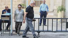 بالصور| أشرف زكي ومحسن جابر يقدمان واجب العزاء في هاني شنودة