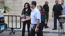 إسعاد يونس وزياد ظاظا.. توافد نجوم الفن والموسيقى على عزاء هاني شنودة