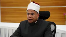 بتتحدوا ربنا بإعلانات مدفوعة؟.. أسامة قابيل يهاجم كورس تعدد الزوجات 