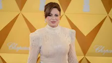 داخل كنيسة في كندا.. إلهام شاهين تشعل شمعة والجمهور: "شكرا لمحبتك"