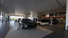 كاديلاك تستعرض ESCALADE IQ وOPTIQ الكهربائيتين بمصر.. أسعار وتفاصيل