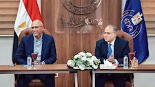 رئيس هيئة الدواء يبحث مع غرفة صناعة الدواء تعزيز استقرار السوق 