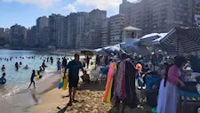 ذروة الموجة الحارة.. تعرف على حالة البحر على شواطئ الإسكندرية -صور