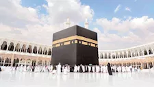 ضوابط جديدة لمشرفي العمرة.. مشرف لكل 50 معتمرًا وحد أدنى 5 مسجلين