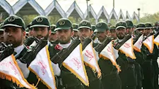 "ابتعدوا حفاظًا على سلامتكم".. الحرس الثوري الإيراني يحذّر سكان الدول المستضيفة للقواعد الأمريكية