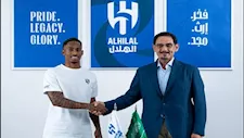 رسمياً.. الهلال يعلن التعاقد مع الهولندي سمرفيل حتى 2030