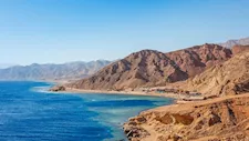 قبل نزول البحر.. 3 أشياء تحميك من عدوى خطيرة قد تبدأ بجرح