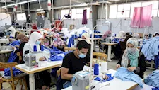 غرفة الملابس توقع اتفاقا لدعم الصادرات عبر مركز لوجستي بكينيا