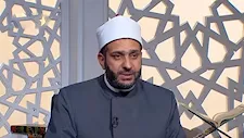هل يجوز ارتداء البنطلون الجينز الواسع مع بلوزة طويلة؟..أمين الفتوى يوضح