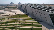 وزير السياحة يؤكد أهمية التحول الرقمي وتعظيم إيرادات المتحف المصري الكبير