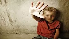 فيديو مطاردة سيدة لطفل في الشرقية يثير الجدل.. ماذا حدث داخل السوبر ماركت؟
