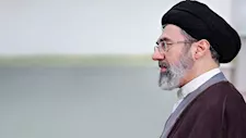 خامنئي يؤكد التزامه بمساندة حزب الله وضرورة وقف العدوان على لبنان