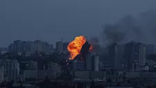 روسيا تستهدف العاصمة الأوكرانية كييف واندلاع حرائق في 3 مناطق