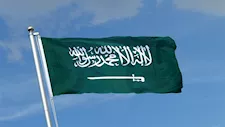 السعودية تُلزم المعتمرين بحجز زيارة الروضة عبر تطبيق "نسك" لأول مرة هذا العام