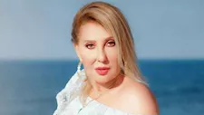 فستان قصير.. نادية الجندي بإطلالة جريئة