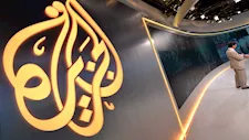 شبكة الجزيرة تنهي عقود مراسلين في غزة وتحيلهم للعمل بالقطعة