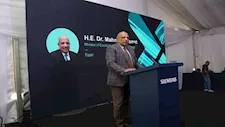 وزير الكهرباء: الدولة تدعم توطين صناعة مهمات الطاقة وزيادة المكون المحلي بمشروعات الطاقة المتجددة