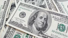 الدولار يقترب من أعلى مستوى في شهر مع ترقب قرار الفيدرالي