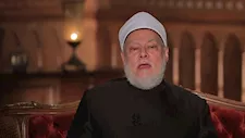 حكم الصلاة في غرف تغيير الملابس والأماكن المخصصة للألعاب والاستحمام