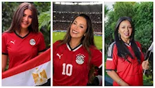 رانيا يوسف وغادة عبد الرازق..20 صورة لنجمات الفن بـ تي شيرت المنتخب المصري