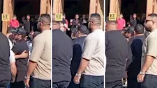 بالفيديو والصور- أول ظهور للفنان تامر حسني في جنازة والده