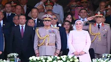 الرئيس السيسي وقرينته يؤدّيان السلام الوطني خلال افتتاح مقر القيادة الإستراتيجية- صور