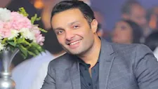 "قدر الله وما شاء فعل".. وائل عبدالعزيز يعلن نجاته من حادث سير (صور)